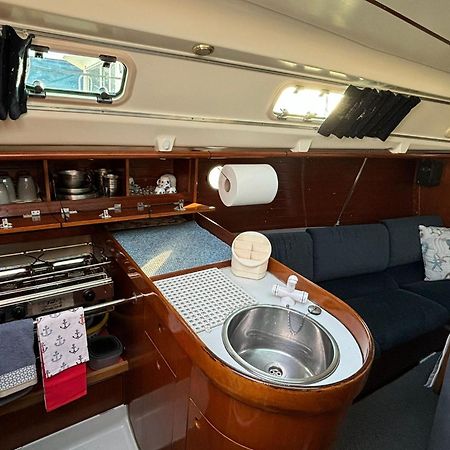 Barco A Vela Em Peniche - West Sailing Hotel Luaran gambar