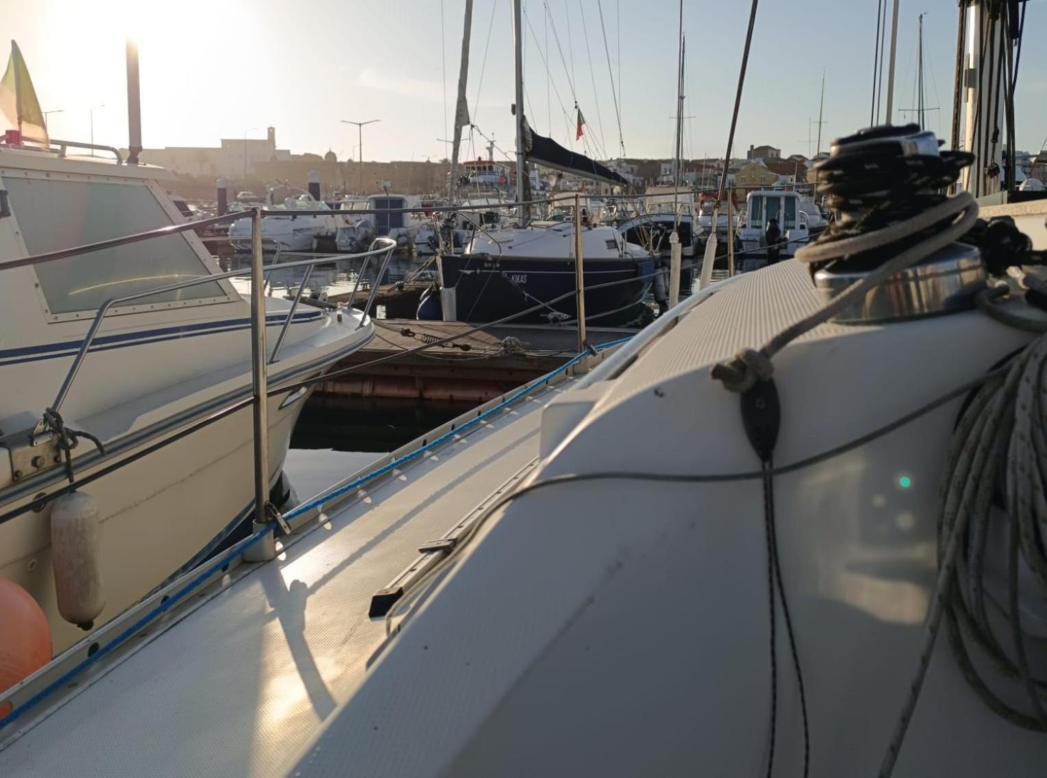 Barco A Vela Em Peniche - West Sailing Hotel Luaran gambar